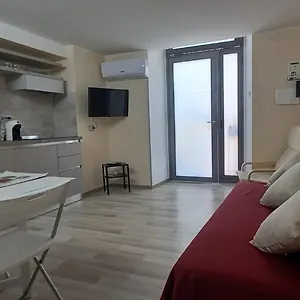 Casa Ninni Nanni Aeroporto di Catania Fontana Rossa